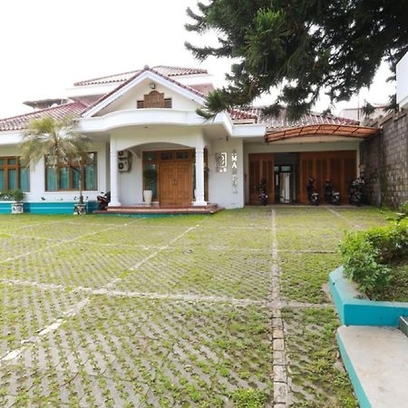 Reddoorz Syariah Near Alun Alun Magelang Bayeman Exterior foto