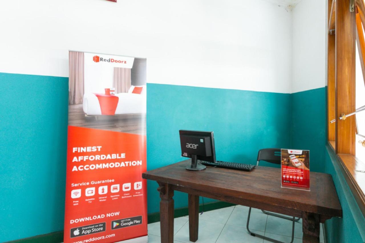 Reddoorz Syariah Near Alun Alun Magelang Bayeman Exterior foto