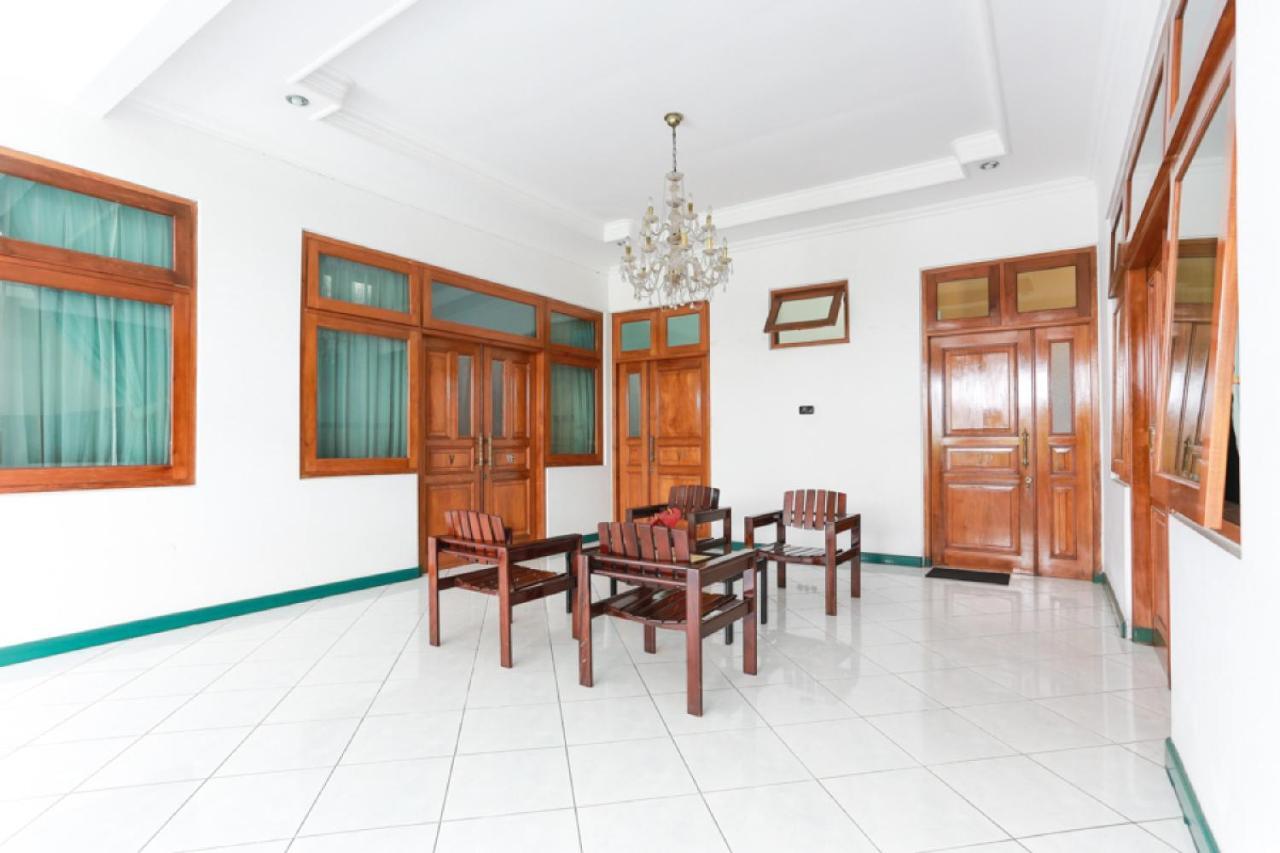 Reddoorz Syariah Near Alun Alun Magelang Bayeman Exterior foto