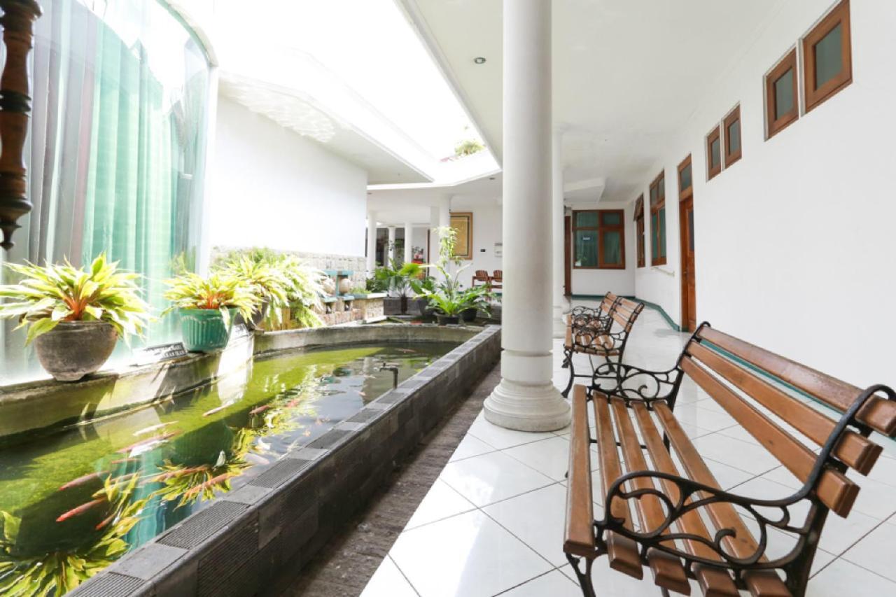 Reddoorz Syariah Near Alun Alun Magelang Bayeman Exterior foto