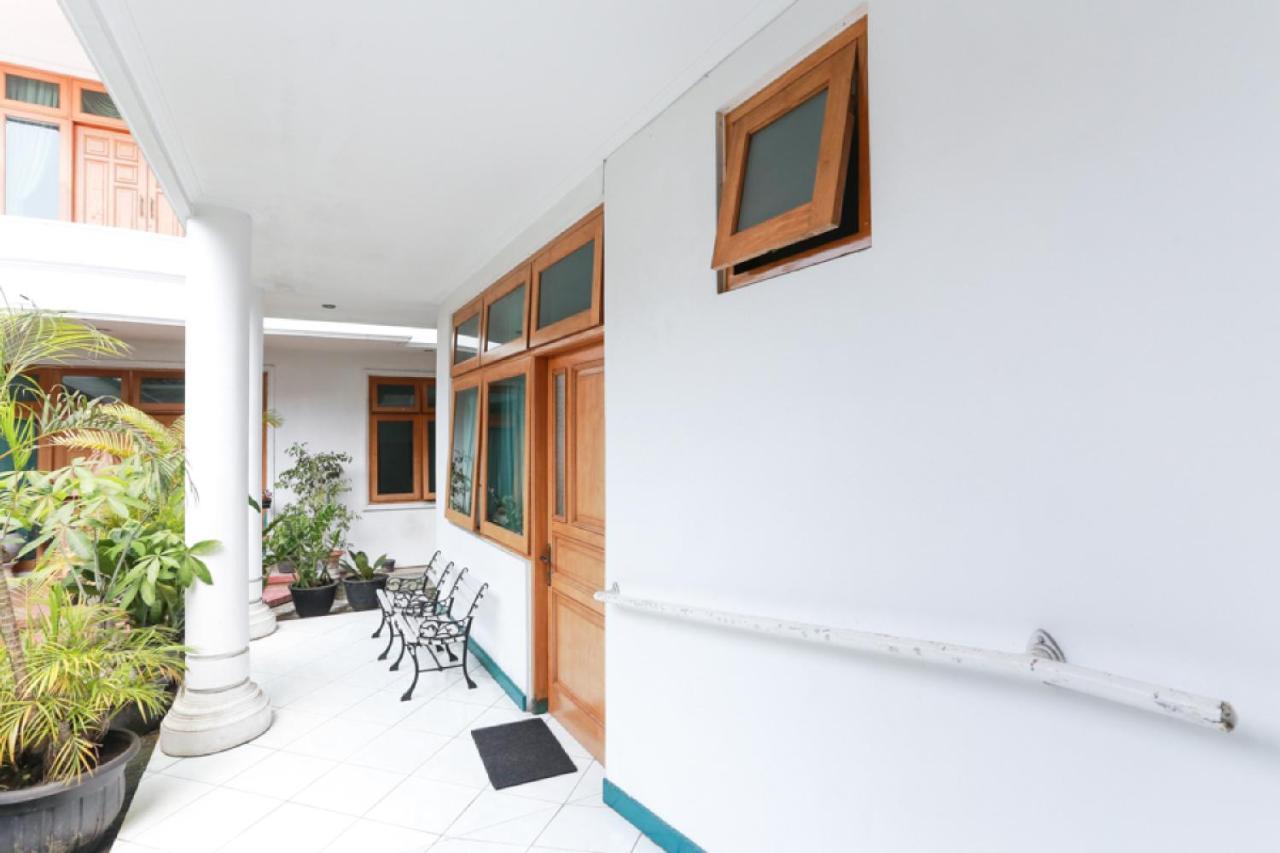 Reddoorz Syariah Near Alun Alun Magelang Bayeman Exterior foto