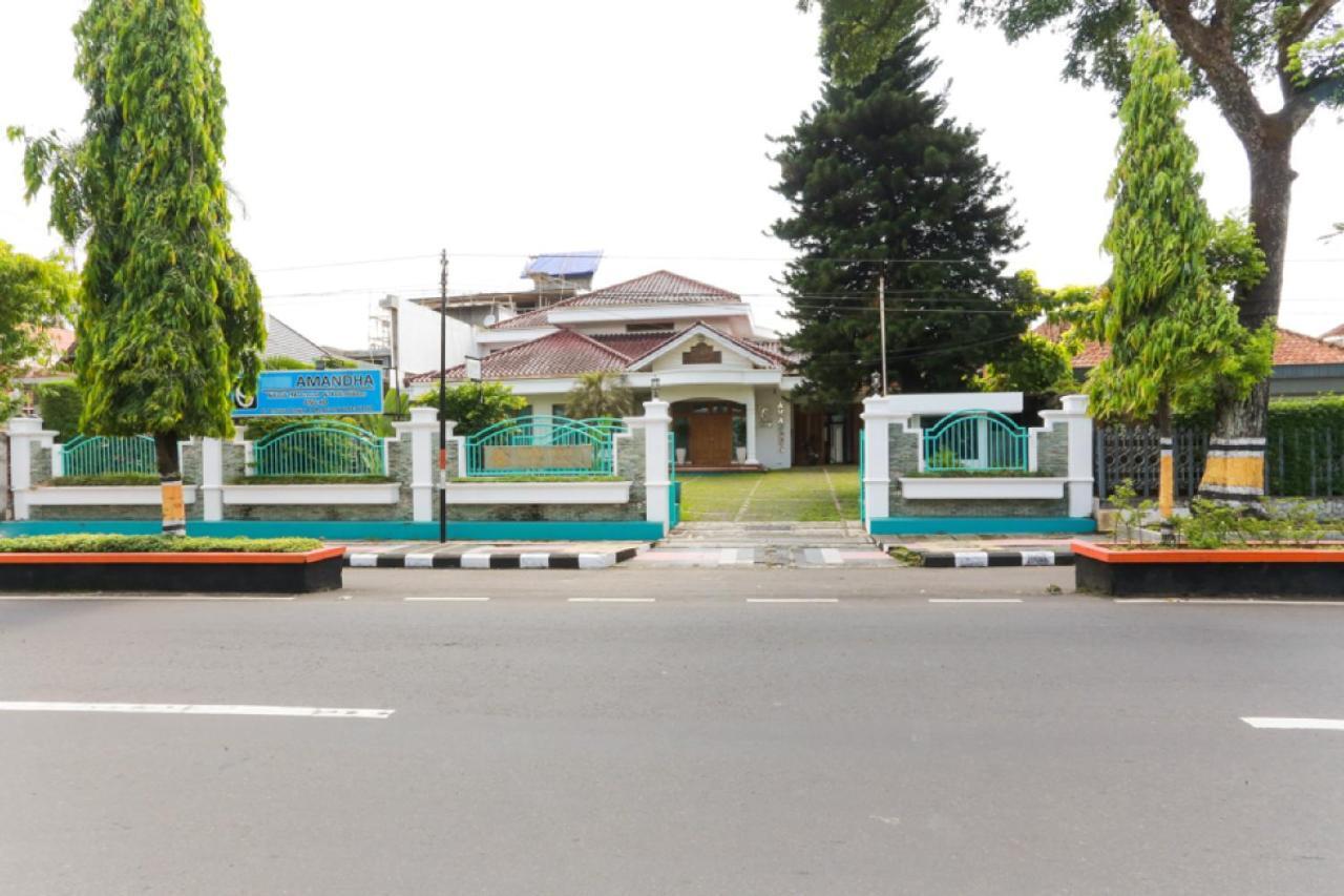 Reddoorz Syariah Near Alun Alun Magelang Bayeman Exterior foto